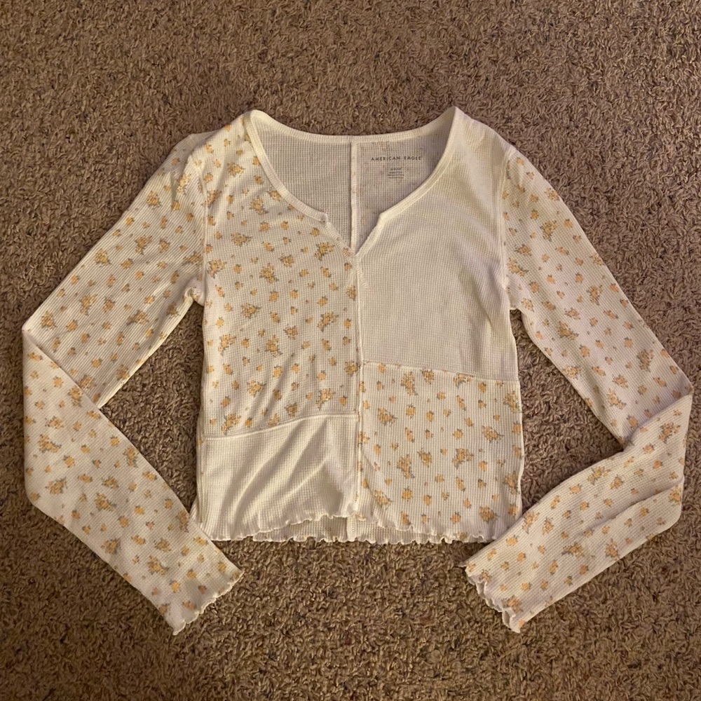 American Eagle Cropped Floral Long Sleeve